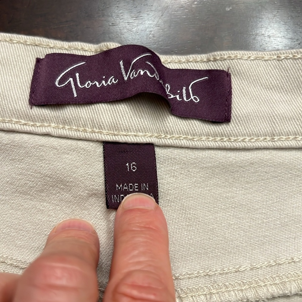 Gloria Vanderbilt Slimming Jeans - Cream. Size 16 inseam 31 - Picture 5 of 10